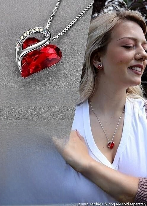 Elegant Heart Necklace – Exquisite Design, Ideal Valentine's Day Gift for Her  (Order Now and get it in 3-4 Days)